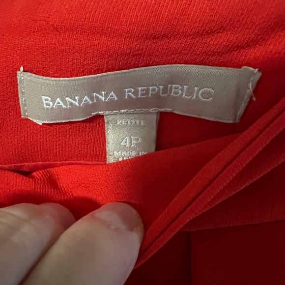 HOST PICK ♥️Banana Republic red skirt in size 4 petite - Picture 4 of 5